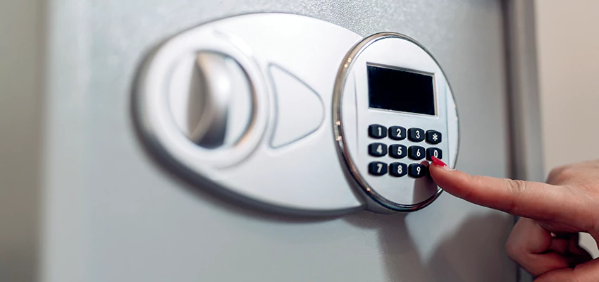 Jewelry Safe Cracking in Norco, California